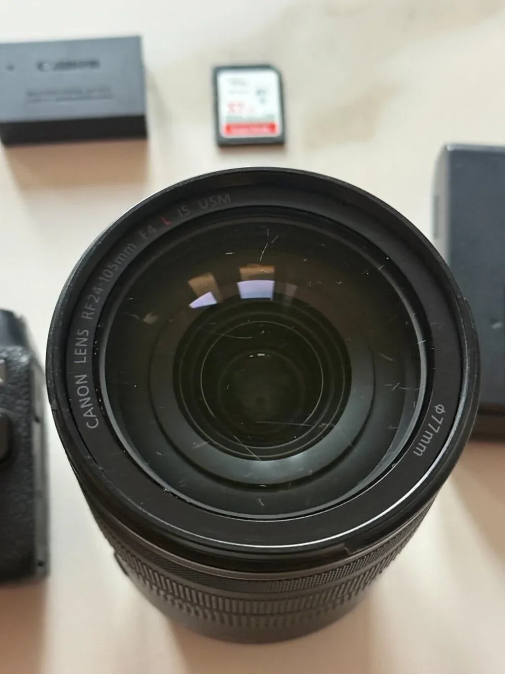 CANON EOS R Full-Frame Mirrorless Camera + RF 24-105mm F4L IS USM Lens Kit